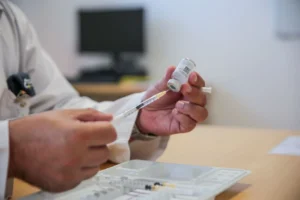 أعراضها تشبه نزلات البرد لكنها أشد.. طبيب سعودي يحدد العلامات المقلقة لإنفلونزا A.