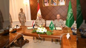 رئيس أركان حرب مصر يبحث تعزيز التعاون العسكري مع السعودية في زيارة رسمية