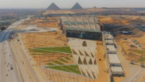 الذكاء الاصطناعي يفك شفرة كنوز مصر القديمة ويعرضها للعالم قبل افتتاحها الرسمي.