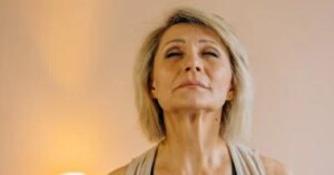 الكركديه ليس للمتعة فقط.. كيف يخفض كوب منه ضغط الدم المرتفع بفاعلية تماثل بعض الأدوية؟