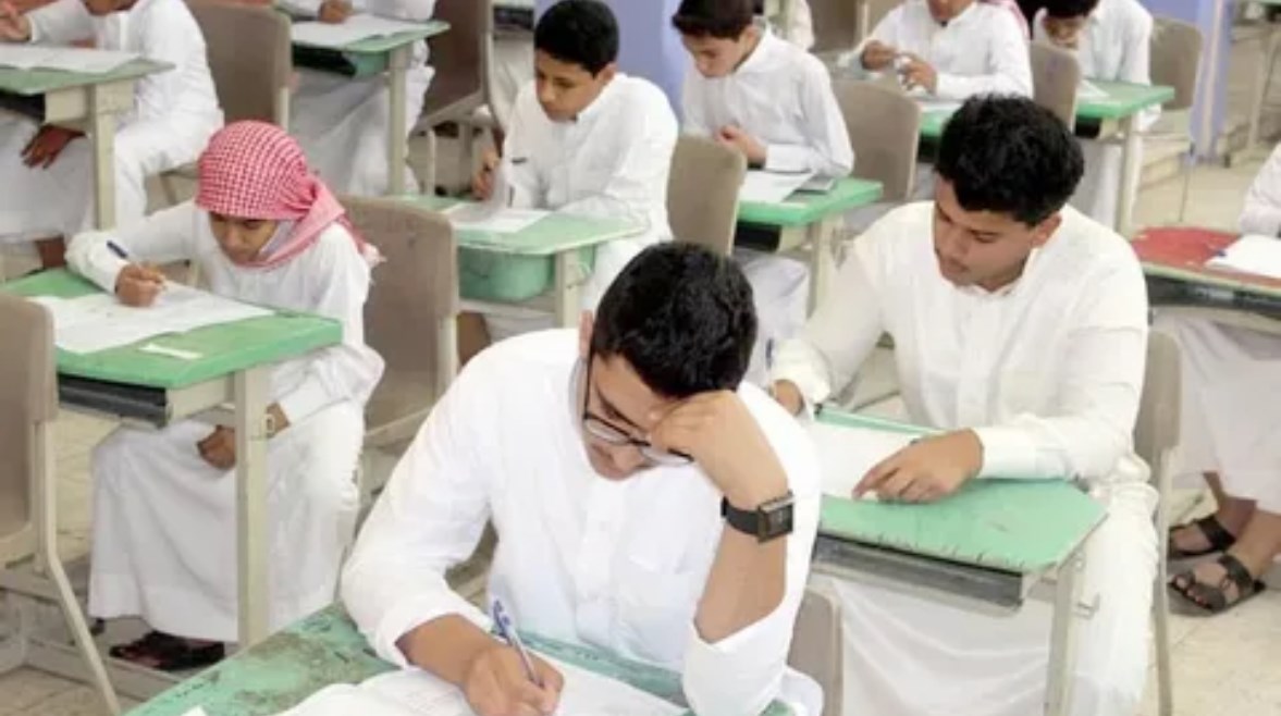 اليوم الدراسي يتأخر.. "التعليم" السعودية تعلن مواعيد دوام المدارس الجديدة مع التوقيت الشتوي.