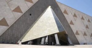 تصوير كنوز المتحف المصري الكبير.. تقنيات احترافية تتجاوز قاعدة "ممنوع الفلاش"