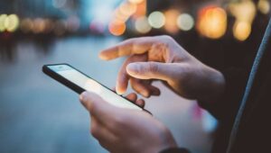 تطبيق «تليفوني» يكبّد مستخدميه أعباءً ضريبية مفاجئة بأثر رجعي