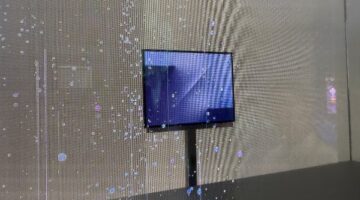 سامسونج تطوي الحدود بين الهاتف والتابلت بجهاز Galaxy Tri Fold ذي