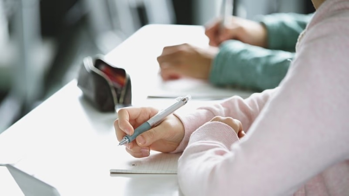 شبكة فساد تحوّل شهادات الجامعة اللبنانية إلى سلعة للبيع بآلاف الدولارات.