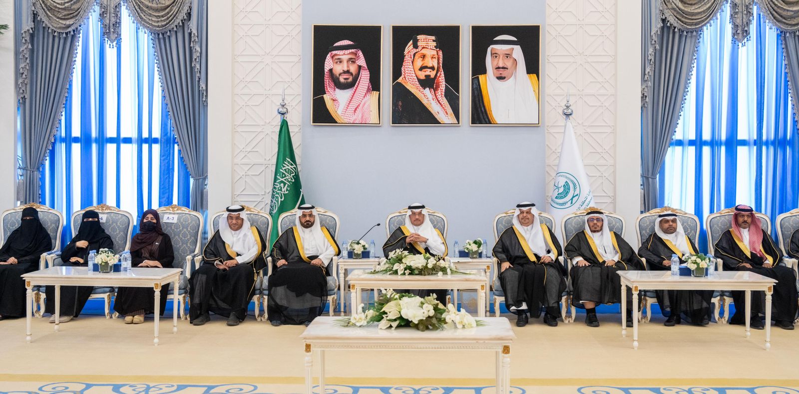 قائمة مدارس الأحساء المتميزة: تكريم المحافظ يحدد الأفضل في سباق التفوق التعليمي