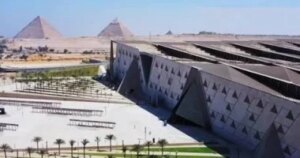 قبل زيارة المتحف الكبير.. تصرفات عفوية قد تعرضك للمساءلة وتضر بالآثار