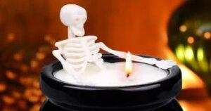 لم تعد تقتصر على الحلوى والأزياء.. النعوش أحدث صيحات هدايا عيد الهالوين.