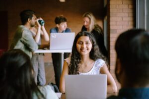 برنامج الابتعاث يبدأ بالتوظيف