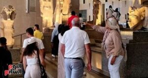 مشهد يحبس الأنفاس من المتحف المصري الكبير.. لحظة وصول آخر كنوز الملك الذهبي إلى وجهته النهائية.