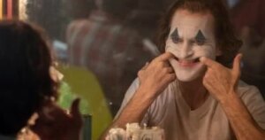 من المهرجين إلى طرقات الباب.. هكذا يتلاعب الهالوين بعقولنا ويثير أعمق مخاوفنا