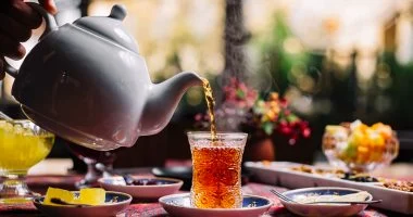 بعيداً عن المهدئات.. 5 مشروبات من مطبخك لتخفيف التوتر وتهدئة الأعصاب.