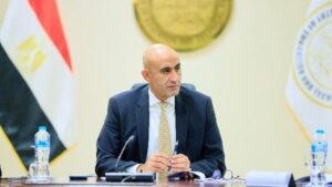 تحقيق وزاري موسع في واقعة طالب القومية يستدعي إدارة المدرسة وأولياء الأمور