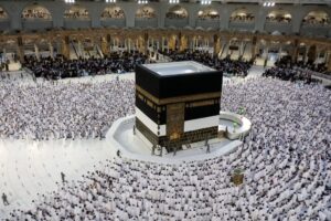 تقديم طلب حج للعاملين بالأزهر الشريف