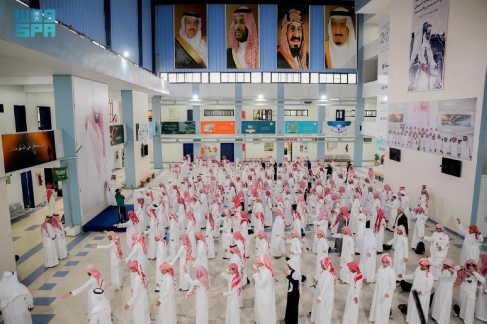 تقييم أداء الوظائف الإدارية يبدأ اليوم بمعايير تحدد مصير الترقيات والعلاوات.