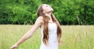 خفض التوتر الحاد في 30 ثانية.. تمرين بسيط يمكنك أداؤه وأنت على كرسيك.