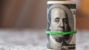 سعر الدولار اليوم مقابل الجنيه المصري في البنوك المحلية يحدد اتجاهات السوق النقدي