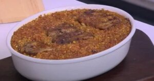 طاجن الفريك بالسمك: كيف تفوقت النكهة المدخنة على الأرز في أطباق المأكولات البحرية.