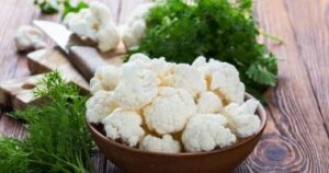 غسله بالماء لا يقتل البكتيريا.. الطريقة المثلى لتنظيف القرنبيط قبل الطهي