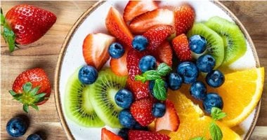 غنية باللوتين والزنك.. 4 فواكه تحمي شبكية العين من إجهاد الشاشات الرقمية.