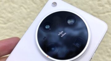 كاميرا بيريسكوب مزدوجة بدقة 200 ميجابكسل تعيد تعريف التصوير عن