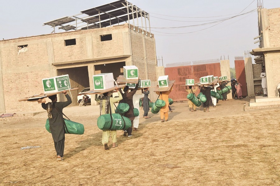 كيف أصبحت المساعدات السعودية الإنسانية شريان حياة للملايين في 95 دولة؟