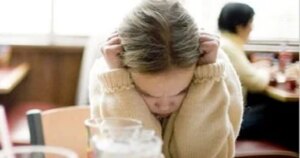 ليست كلها تشنجات.. كيف تتعرف على نوبات الصرع الخفية وتتصرف بشكل صحيح؟