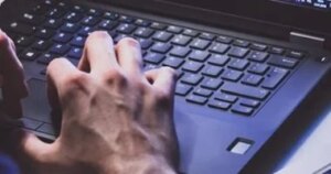 متى يتحول الشغف بالوظيفة إلى "إدمان عمل" يستهلك صحتك الجسدية والنفسية؟