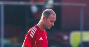 مدرب سيراميكا يحدد سلاح فريقه التكتيكي لمواجهة الأهلي في السوبر المصري.