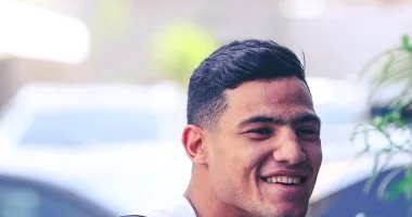 إصابة مصطفى العش لاعب الأهلي بارتجاج في المخ ونقله للمستشفى