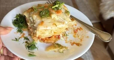 مكرونة الوايت صوص بالجمبري: الوصفة التي تضمن قوامًا كريميًا ونكهة غنية بالشبت