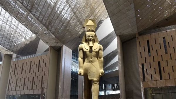 من معابد النوبة إلى المتحف الكبير.. لماذا تنقّل تمثال رمسيس الثاني عبر العصور؟