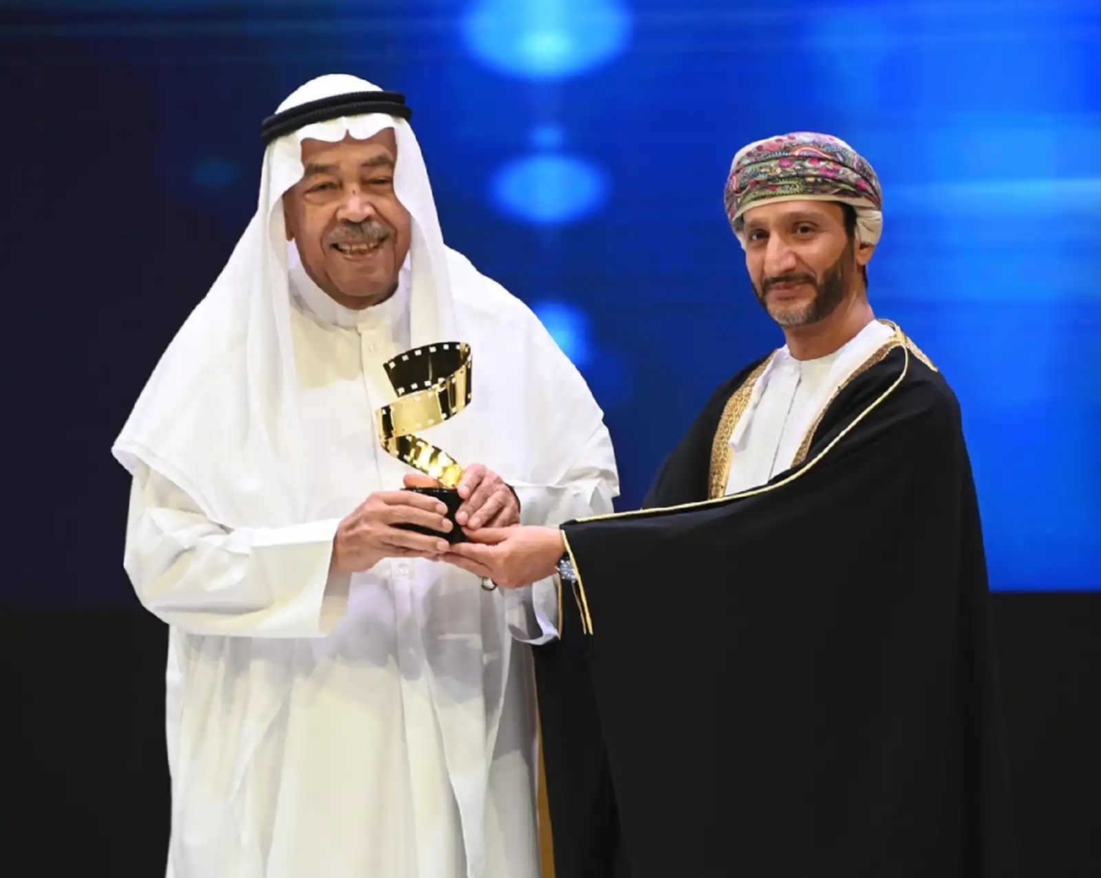 مهرجان السينما الخليجية 2025 في مسقط يسلط الضوء على 26 فيلماً ومنافسة على 9 جوائز وتكريم رموز فنية بارزة