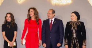 وراء إطلالة الملكة رانيا: قصة وتكلفة الفستان الذي حمل التراث الأردني لافتتاح المتحف الكبير