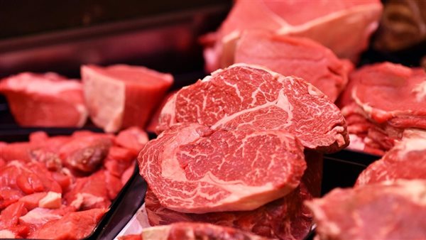 وزارة التموين تضخ لحوماً مجمدة بسعر 245 جنيهاً للكيلو في المنافذ الحكومية.