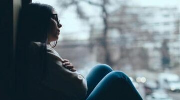 5 حيل بسيطة كيف تتجنب مخاطر انخفاض هرمون السعادة في