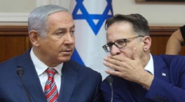 اختراق هاتف مساعده قراصنة إيرانيون يهددون بنشر تسريبات سرية تخص