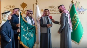 الموسى يحسم اللقب تتويج بطل سيف الملك في مهرجان الإبل.webp