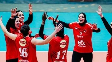 بثلاثية نظيفة سيدات طائرة الأهلي يحسمن قمة المقاولون في نهائيات