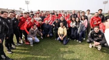 بصور خاصة الأهلي يستقبل ذوي الهمم استعدادًا لمواجهة المصرية للاتصالات