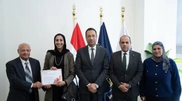 بناء قدرات الطلاب تفاصيل تخريج الدفعة الأولى ببرنامج جامعة مصر