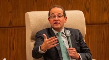 تبكير موعد الصرف وزارة المالية تحدد تاريخ إيداع رواتب شهر