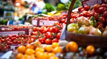 تحديثات الأسعار قائمة أسعار الخضروات والفاكهة بالأسواق في تعاملات الأربعاء