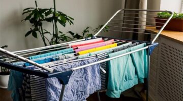 تحذير صحي خطير نتائج صادمة لنشر الملابس داخل غرف المنزل