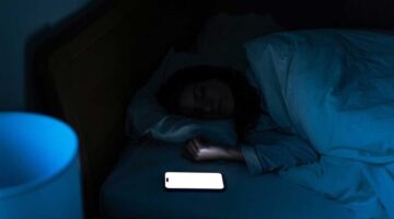 تحذير طبي صادر 4 أمراض خطيرة يسببها النوم بجانب الهاتف