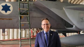 تسريب بيانات حساسة قراصنة حنظلة يعلنون اختراق هاتف رئيس ديوان