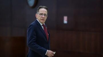 تسريب بيانات حساسة قراصنة من إيران يزعمون اختراق هاتف رئيس