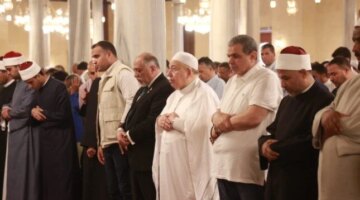 توقيتات متباينة مواعيد الصلاة وأذان العشاء ليوم الثلاثاء 23 ديسمبر