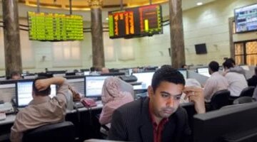 صراع العمالقة ثاندر تقتنص صدارة البورصة وهيرميس تتراجع إلى المركز