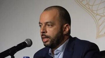 صفقة بـ 104 ملايين جنيه نجل عمرو موسى يبيع حصة